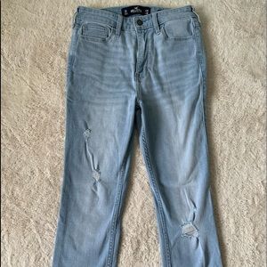 Light Washed Ripped Jeans